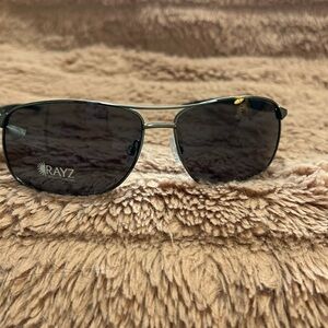 Rayz black sunglasses 20/20